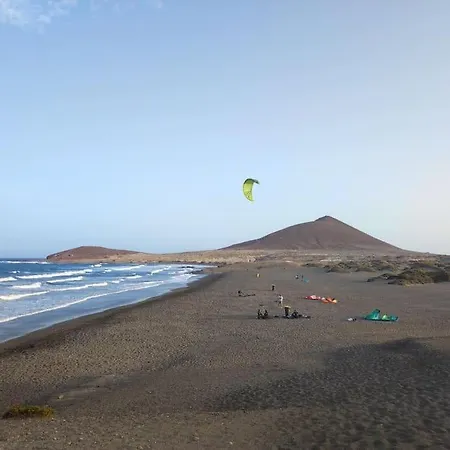 Apartment Beachfront Triplex Penthouse With Pool, Rooftop, Sea View El Medano (Tenerife)
